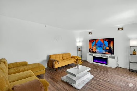 Living room - FL "Pet Friendly Townhome | 2BR, 2.5-Bath Near Sanibel"