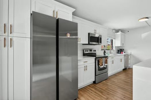 Kitchen: Stainless steel appliances - FL "Pet Friendly Townhome | 2BR, 2.5-Bath Near Sanibel"